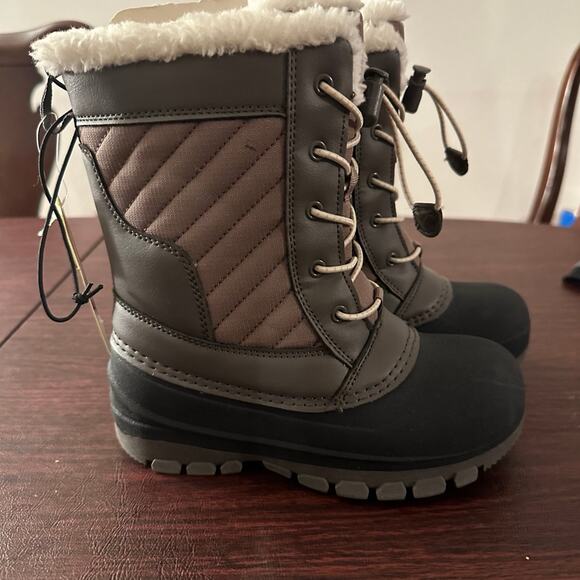 Cat and jack Winter girls Boots - Picture 1 of 4